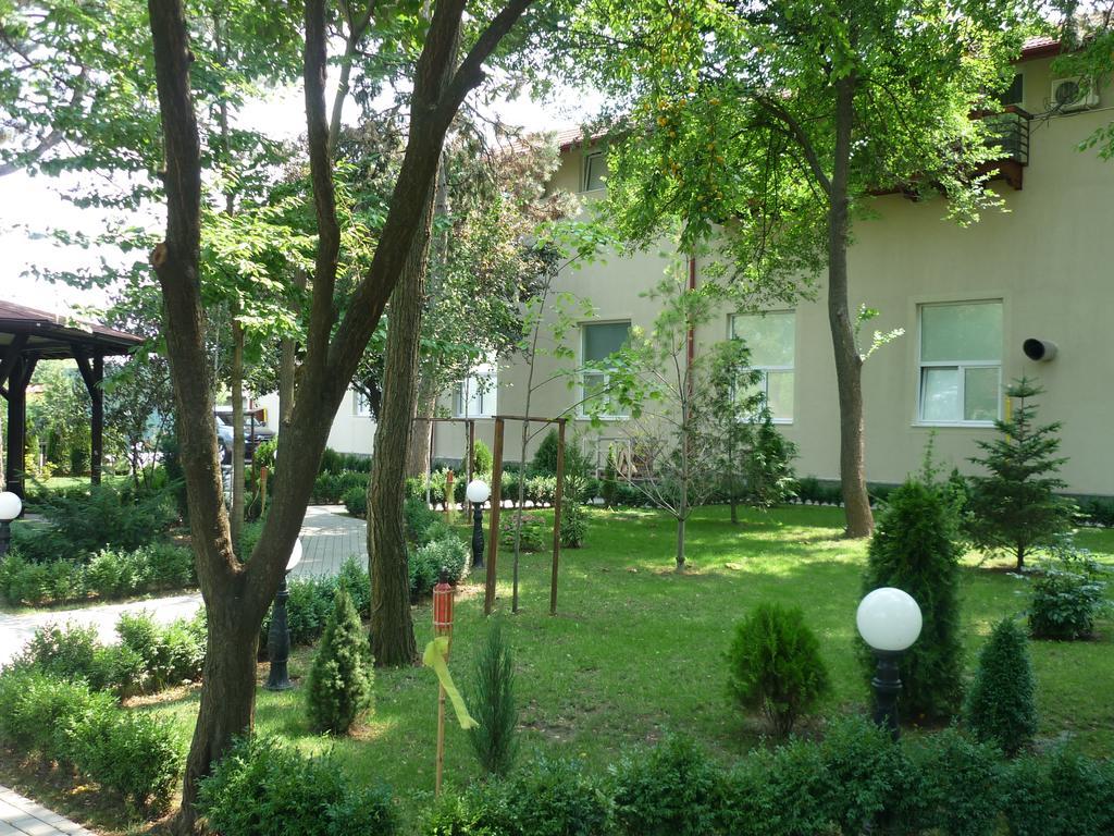 Hotel Baneasa Parc Bucarest Exterior foto