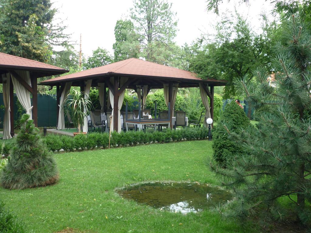 Hotel Baneasa Parc Bucarest Exterior foto