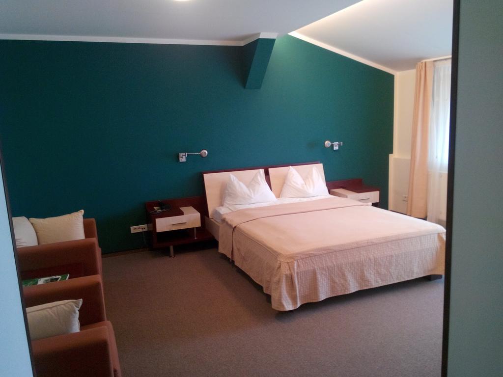 Hotel Baneasa Parc Bucarest Habitación foto